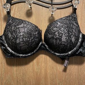 Victoria’s Secret Very Sexy push-up padded bra